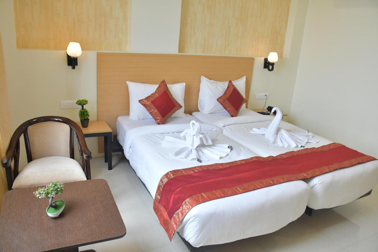 Hotel Yatharth Inn Waranasi Zewnętrze zdjęcie