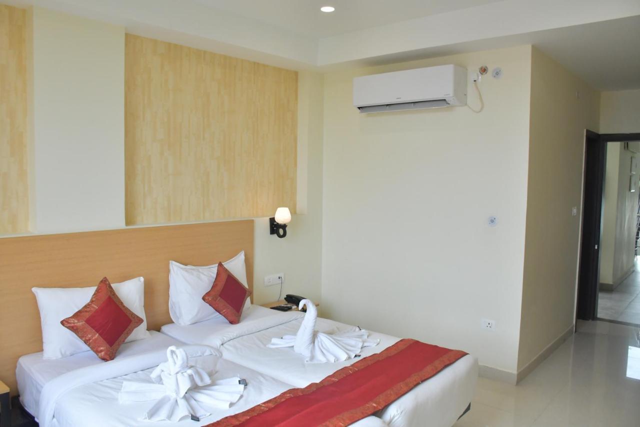 Hotel Yatharth Inn Waranasi Zewnętrze zdjęcie