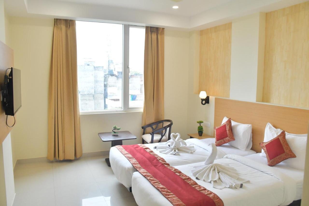 Hotel Yatharth Inn Waranasi Zewnętrze zdjęcie