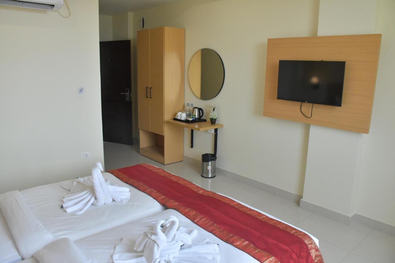 Hotel Yatharth Inn Waranasi Zewnętrze zdjęcie