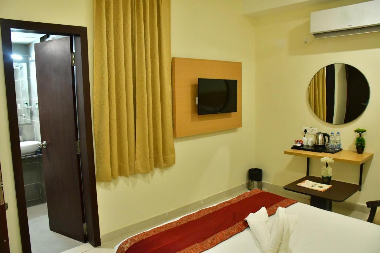Hotel Yatharth Inn Waranasi Zewnętrze zdjęcie