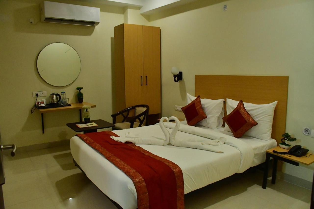 Hotel Yatharth Inn Waranasi Zewnętrze zdjęcie