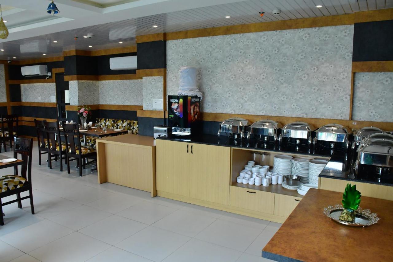 Hotel Yatharth Inn Waranasi Zewnętrze zdjęcie