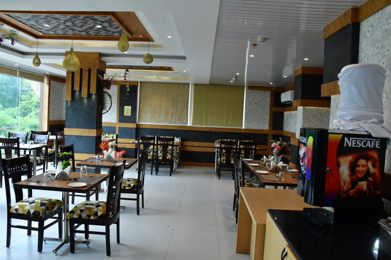 Hotel Yatharth Inn Waranasi Zewnętrze zdjęcie