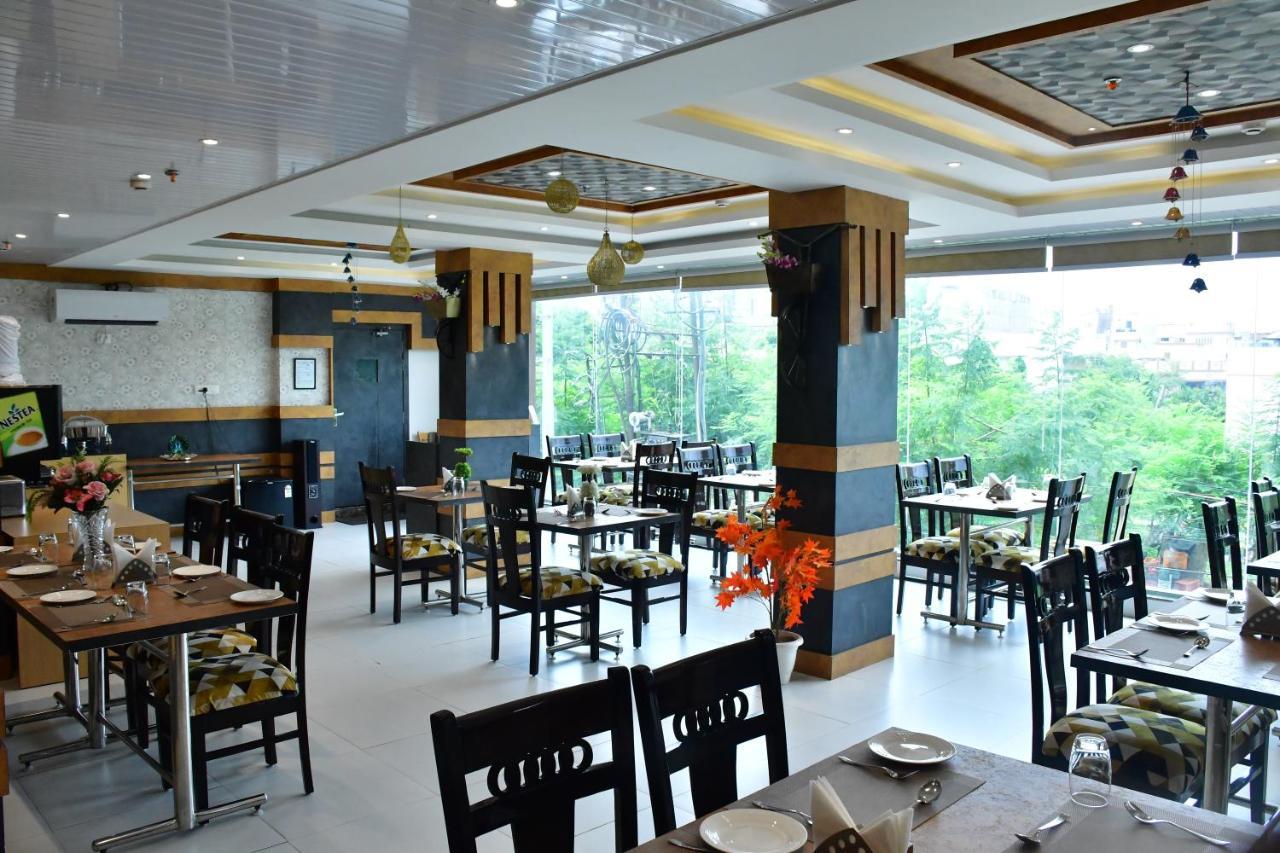 Hotel Yatharth Inn Waranasi Zewnętrze zdjęcie