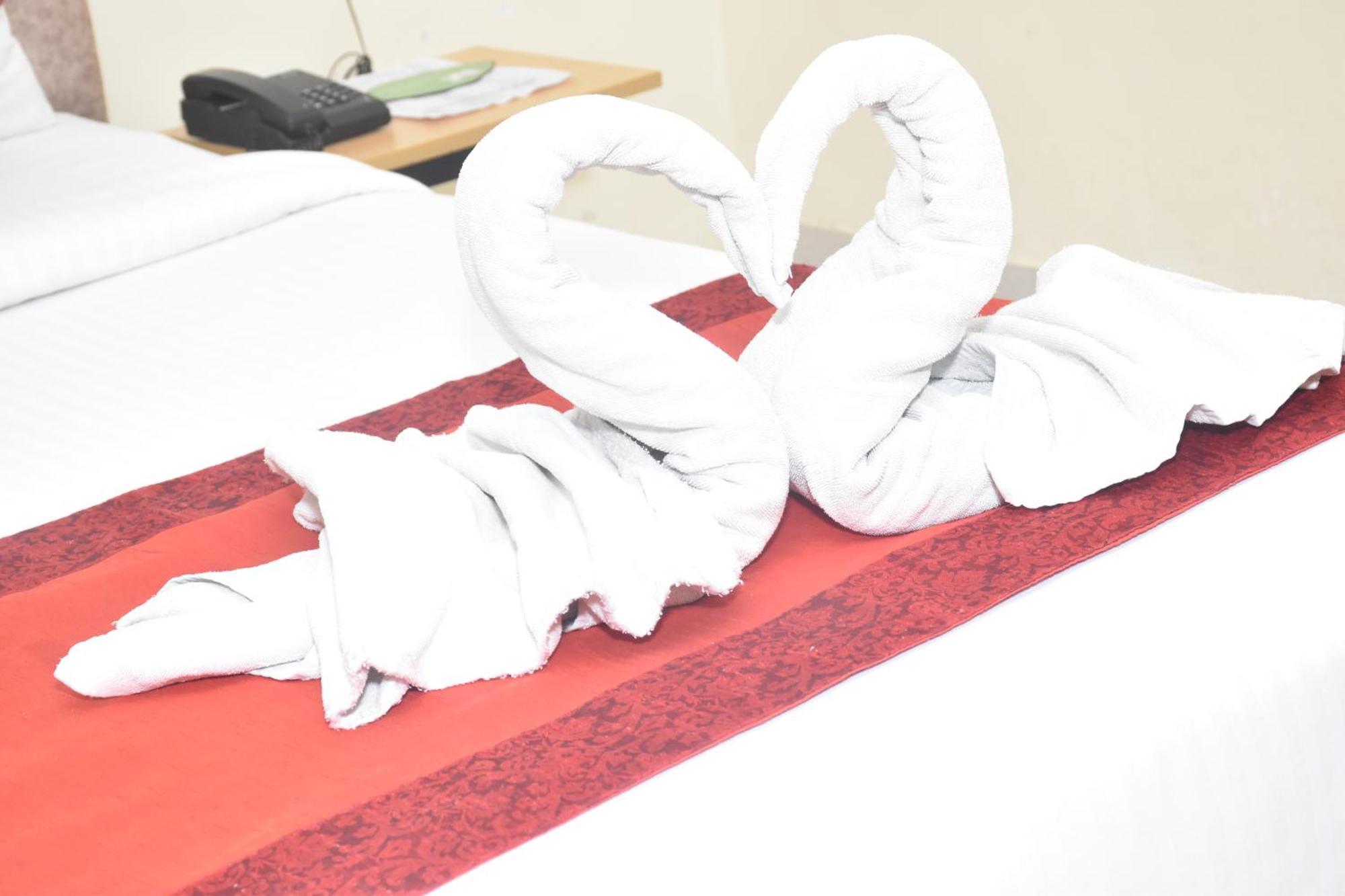 Hotel Yatharth Inn Waranasi Zewnętrze zdjęcie